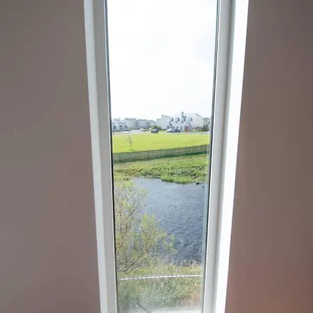 Fishermans Stunning Two Bedroom With Views Close To Town