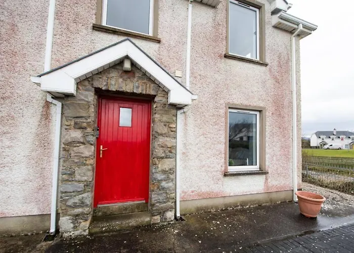 Fishermans Stunning Two Bedroom With Views Close To Town