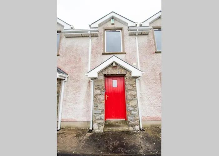 Fishermans Stunning Two Bedroom With Views Close To Town *